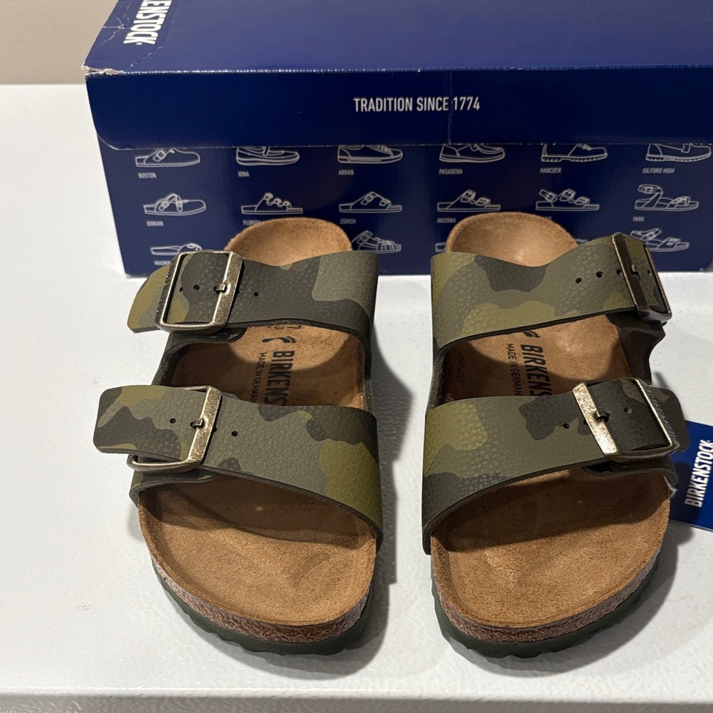 NWT Birkenstock Arizona Desert Soil Camouflage Green